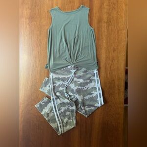 Avis Leggings/ The Place Top youth size 14